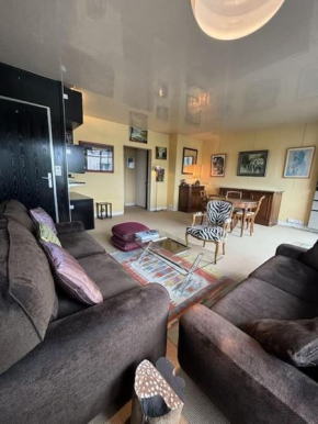 Cosy apt Père Lachaise-Parking privé